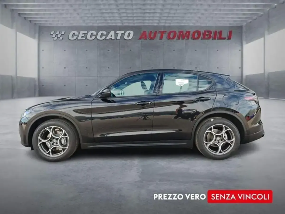Nuova Alfa Romeo Stelvio Sprint 160 CV (117 kW) 2026 Nero SUV