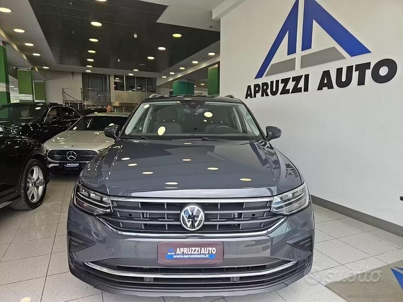 Usata VW Tiguan Life 150 CV (110 kW) 2023 Grigio SUV