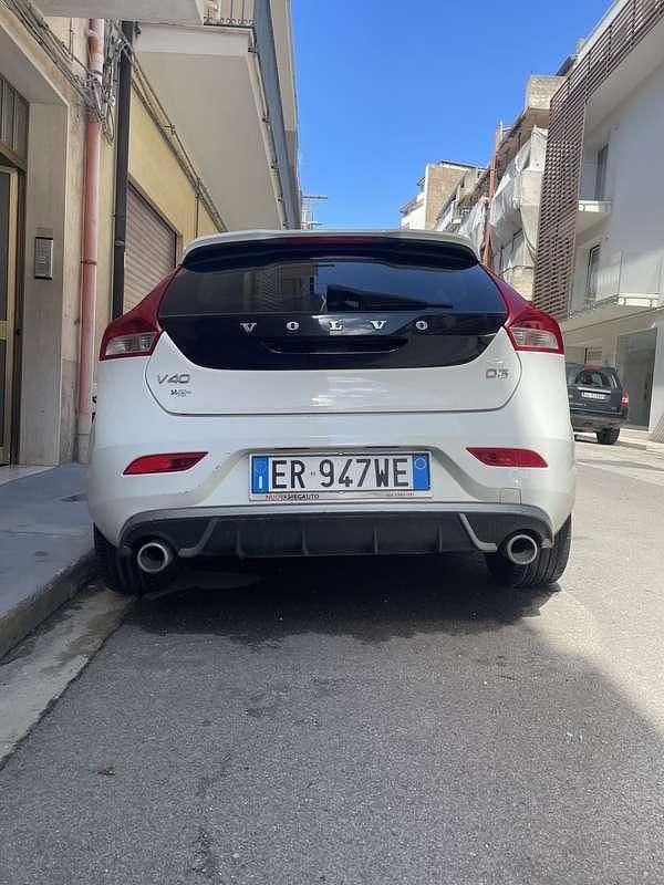 Usata Volvo V40 R-Design Kinetic 150 CV (110 kW) 2013 Station wagon