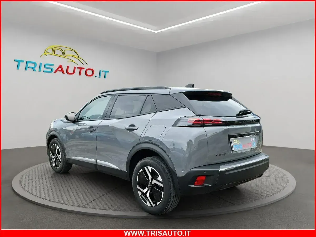 Usata Peugeot 2008 Allure 100 CV (73 kW) 2025 Grigio SUV