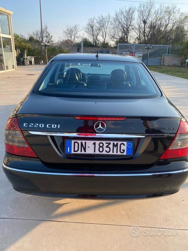 Usato 2008 Mercedes E220 Diesel (9.900 €)