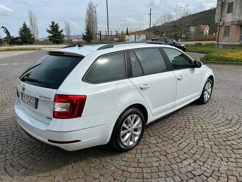 Usata Skoda Octavia 110 CV (80 kW) 2017 Bianco Station wagon
