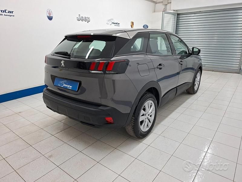 Usata Peugeot 3008 Active 130 CV (95 kW) 2022 Grigio SUV
