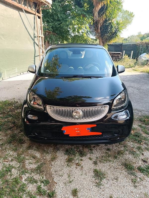 Usata Smart ForFour 71 CV (52 kW) 2014 Nero Utilitaria