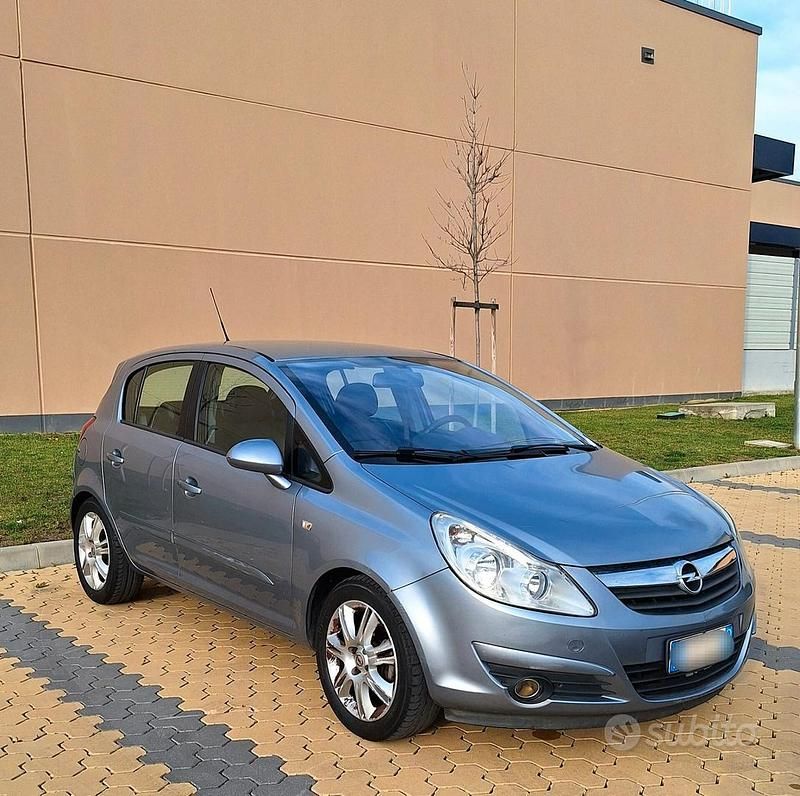 Usata Opel Corsa Club 80 CV (58 kW) 2007 Grigio Utilitaria