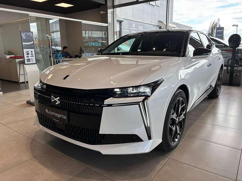 Nuova DS Automobiles DS4 136 CV (100 kW) 2026 Bianco perla / tetto nero Berlina