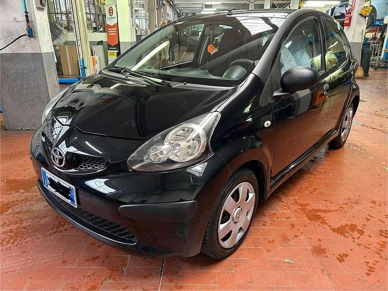 Nero Usata 2007 Toyota Aygo Due volumi | 4300 € (Buon prezzo) - Immagine 1/4
