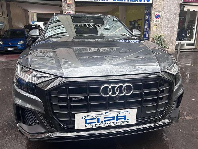 Usata Audi Q8 340 CV (250 kW) 2021 Grigio SUV