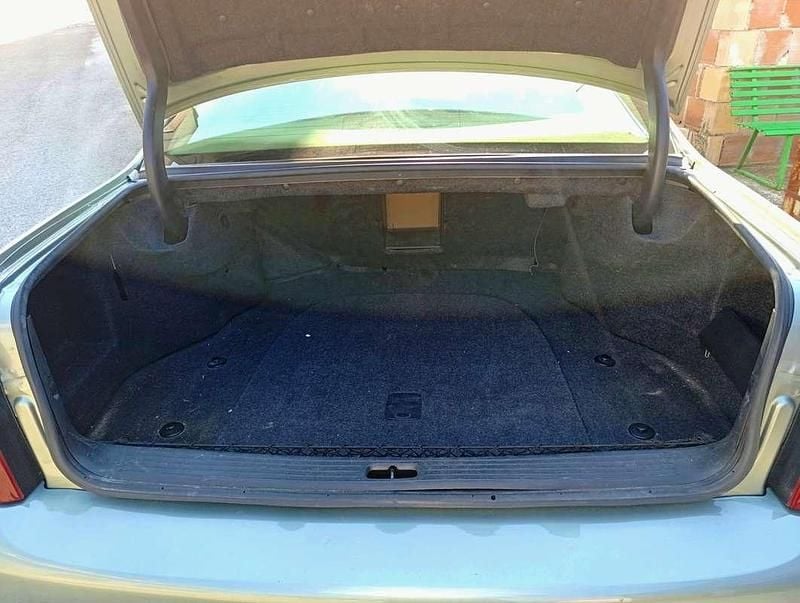 Usata Cadillac Deville 279 CV (205 kW) 2006 Verde Berlina