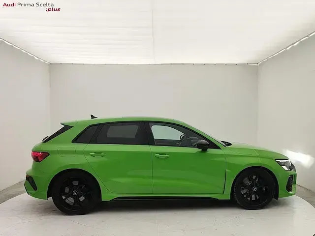 Käytetty Audi RS3 Sportback Ambiente 400 HP (294 kW) 2024 Vihreä Viistoperä