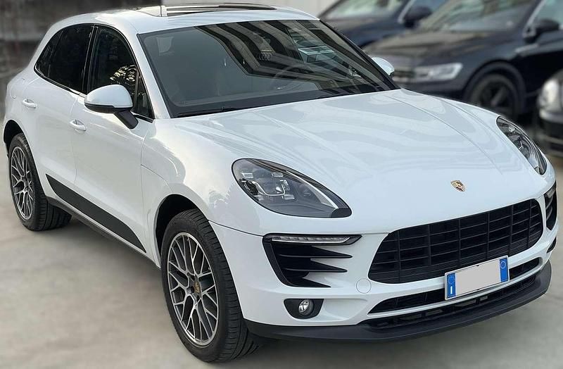 Bianco carrara metallizzato Usata 2018 Porsche Macan SUV | 37.800 € (Ottimo prezzo) - Immagine 1/4