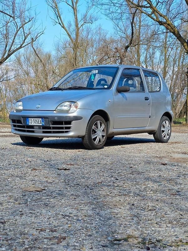 Usata Fiat 600 54 CV (39 kW) 2002 Grigio Utilitaria