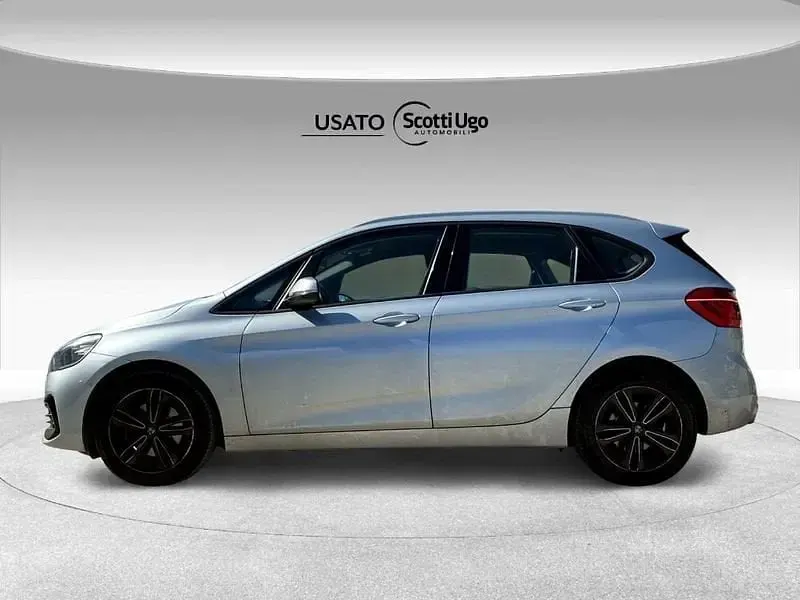 Usata BMW 218 Sport Line 150 CV (110 kW) 2021 Nero Station wagon