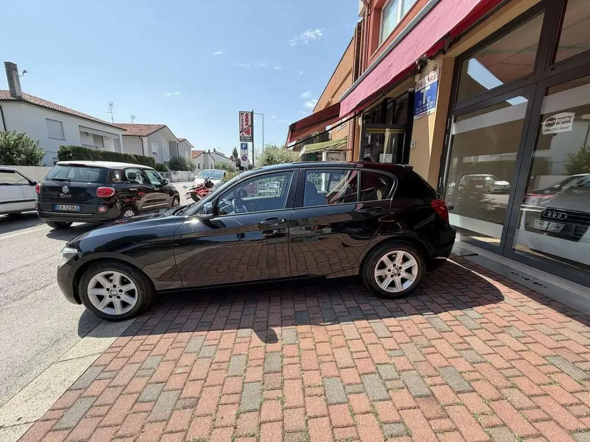 Usata BMW 114 95 CV (69 kW) 2014 Nero Utilitaria