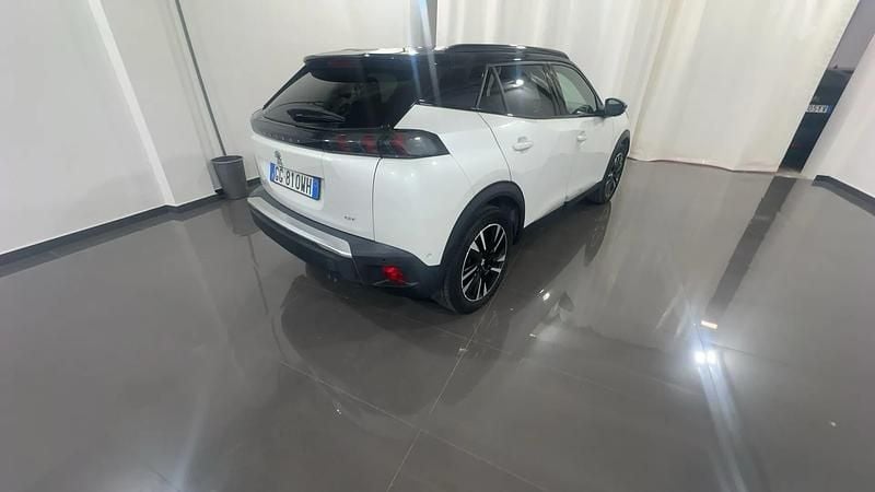 Usata Peugeot e-2008 GT 56 kW (77 CV) 2021 Bianco madreperla SUV