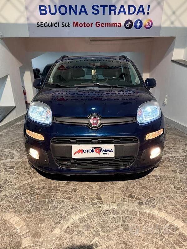 Usata Fiat Panda Lounge 95 CV (69 kW) 2017 Blu Utilitaria