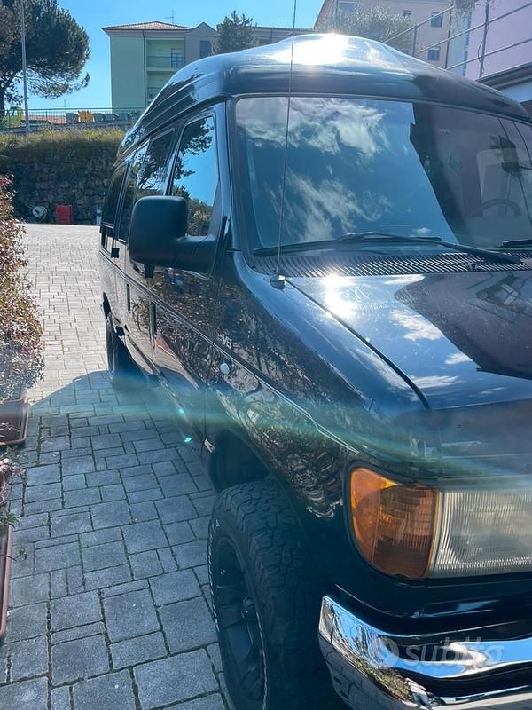 Usata Ford Econoline 2004 Nero Monovolume