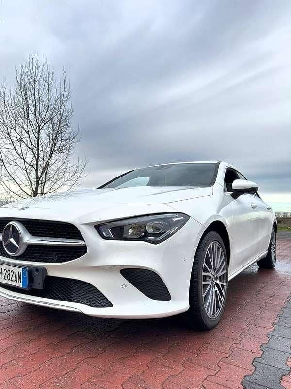Usata Mercedes CLA250e 218 CV (160 kW) 2022 Bianco Berlina