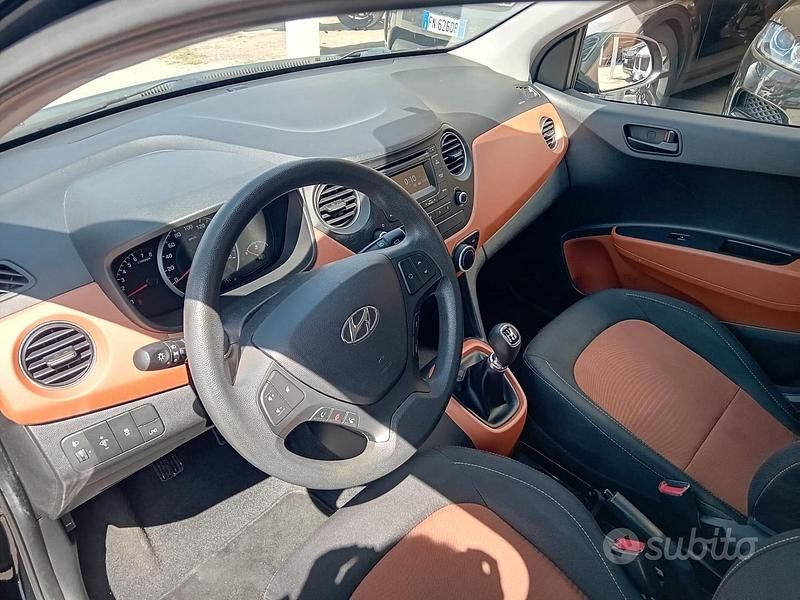 Usata Hyundai i10 69 CV (50 kW) 2015 Nero Utilitaria