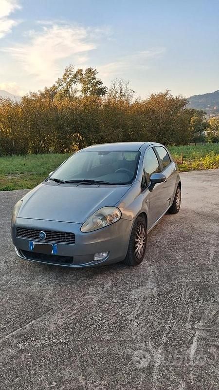 Grigio Usata 2007 Fiat Grande Punto Due volumi | 1000 € (Ottimo prezzo) - Immagine 1/3