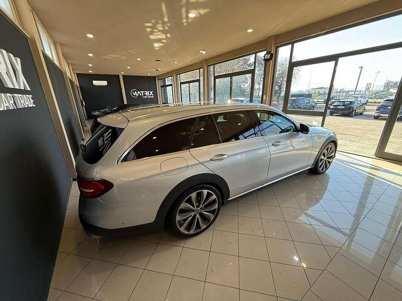Usata Mercedes E220 All-Terrain Premium 194 CV (142 kW) 2017 Argento Station wagon