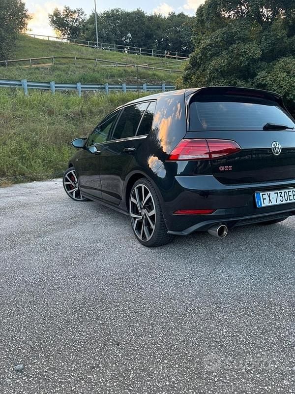 Usata VW Golf VII GTI 245 CV (180 kW) 2019 Nero Utilitaria