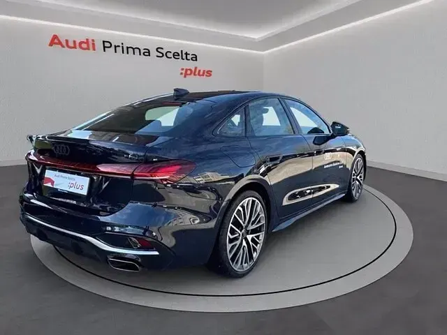 Usata Audi A5 S-Line 204 CV (150 kW) 2025 Blu firmamento metallizzato Berlina