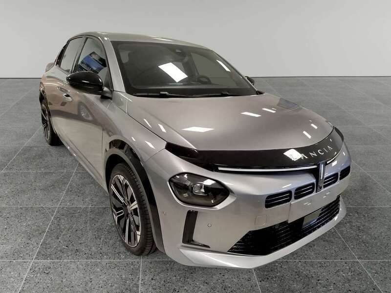 Nuova Lancia Ypsilon 101 CV (74 kW) 2025 Grigio Utilitaria