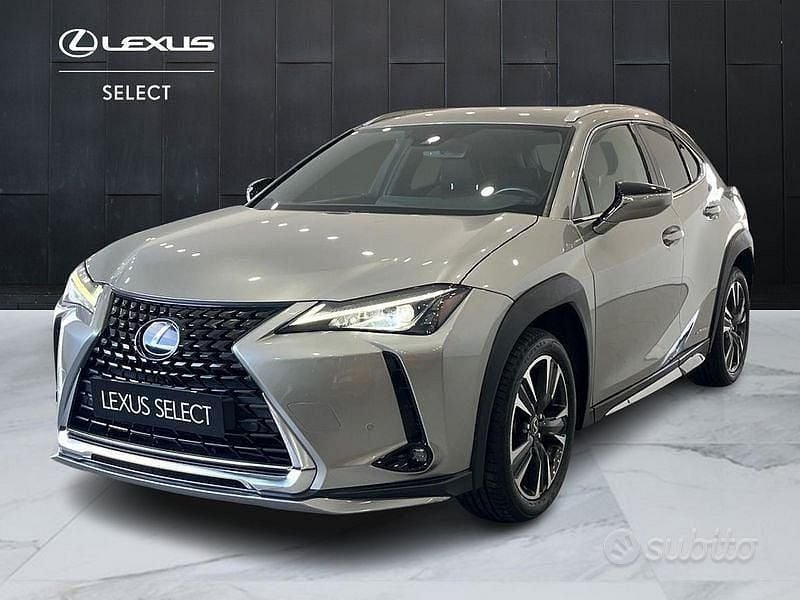 Grigio Usata 2019 Lexus UX 250h SUV | 18.900 € (Buon prezzo) - Immagine 1/4