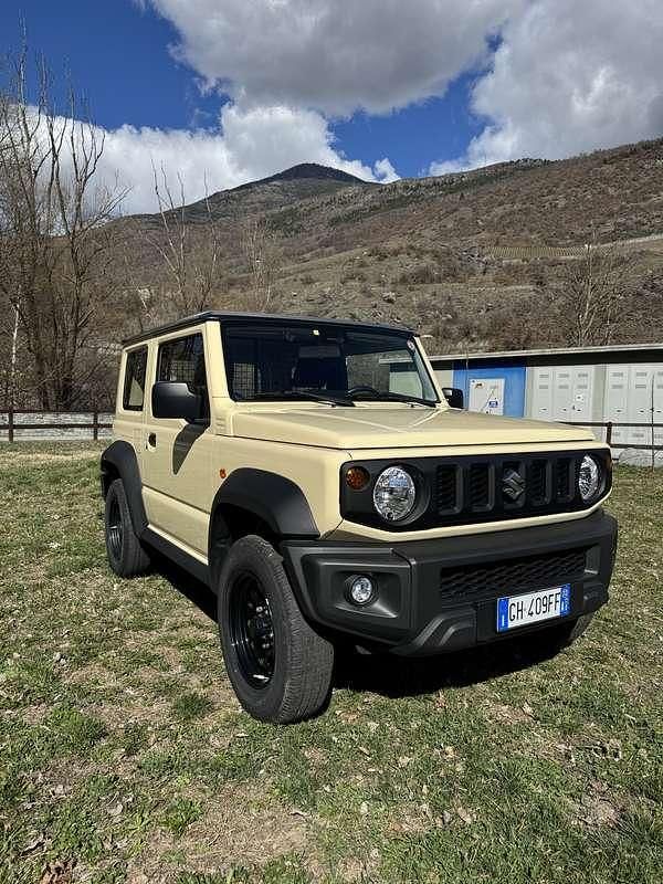Usata Suzuki Jimny 102 CV (75 kW) 2022 Beige SUV