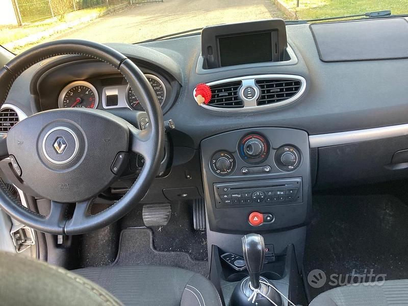 Usata Renault Clio II 48 CV (35 kW) 2010 Bianco Berlina