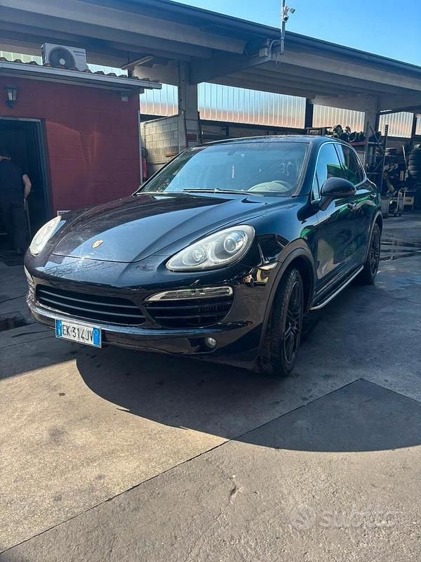 Usata Porsche Cayenne 245 CV (180 kW) 2011 Nero SUV