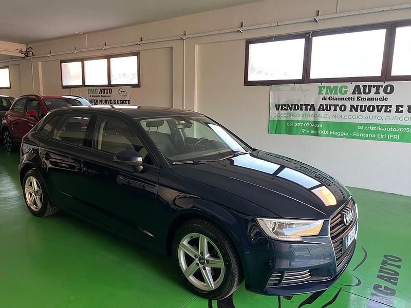 Usata Audi A3 Business 130 CV (95 kW) 2019 Blu Berlina