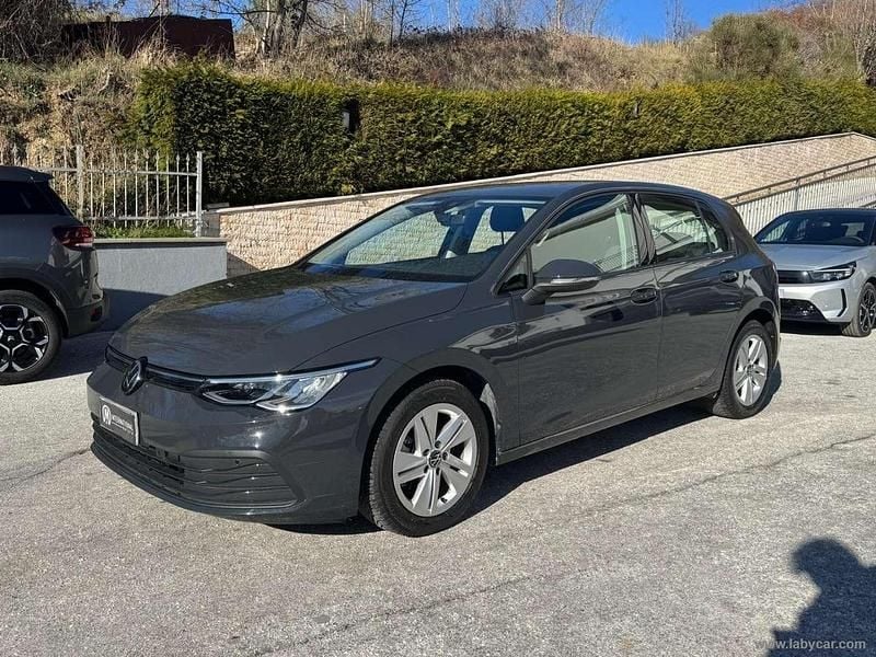 Usata VW Golf VIII Life 116 CV (85 kW) 2022 Grigio Berlina