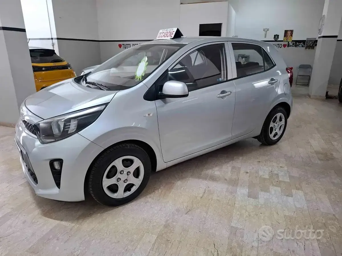 Usata Kia Picanto Style 67 CV (49 kW) 2022 Grigio Utilitaria
