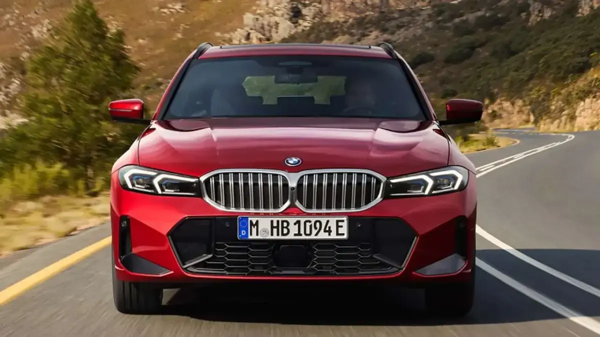 Usata BMW 318 Efficient Dynamics 150 CV (110 kW) 2024 Argento Station wagon