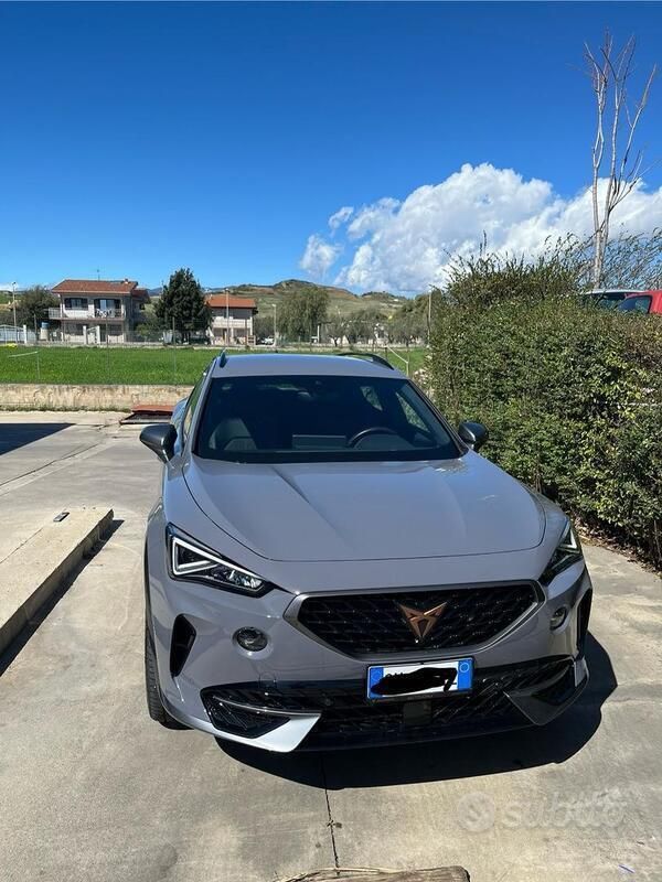 Grigio Usata 2023 Cupra Formentor SUV | 29.000 € (Buon prezzo) - Immagine 1/4