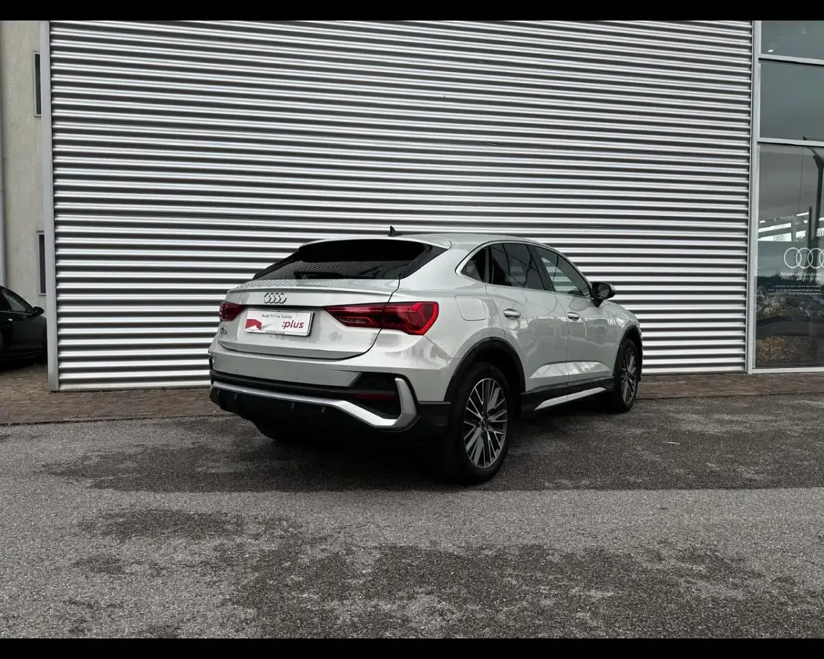 Usata Audi Q3 Sportback S-Line 150 CV (110 kW) 2023 Argento SUV