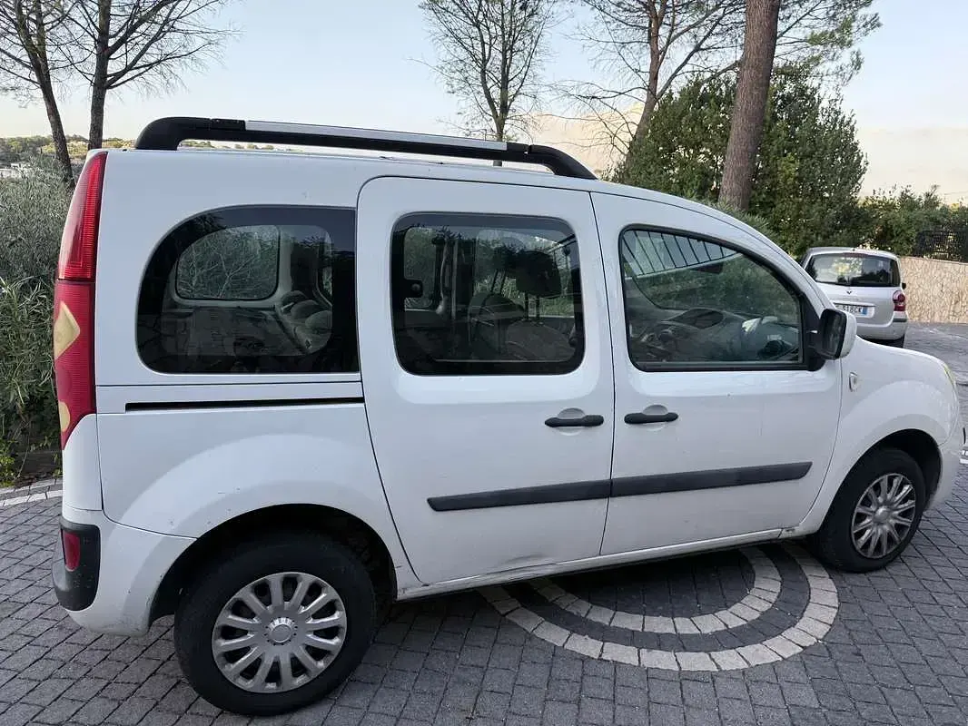 Usata Renault Kangoo Expression 95 CV (69 kW) 2009 Monovolume