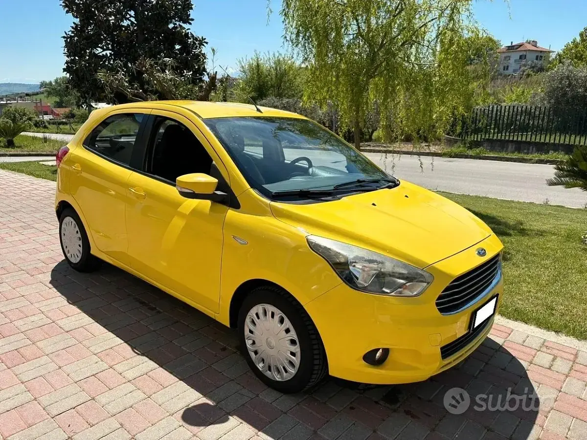 Begagnad Ford Ka Plus 71 HK (52 kW) 2016 Gul Halvkombi