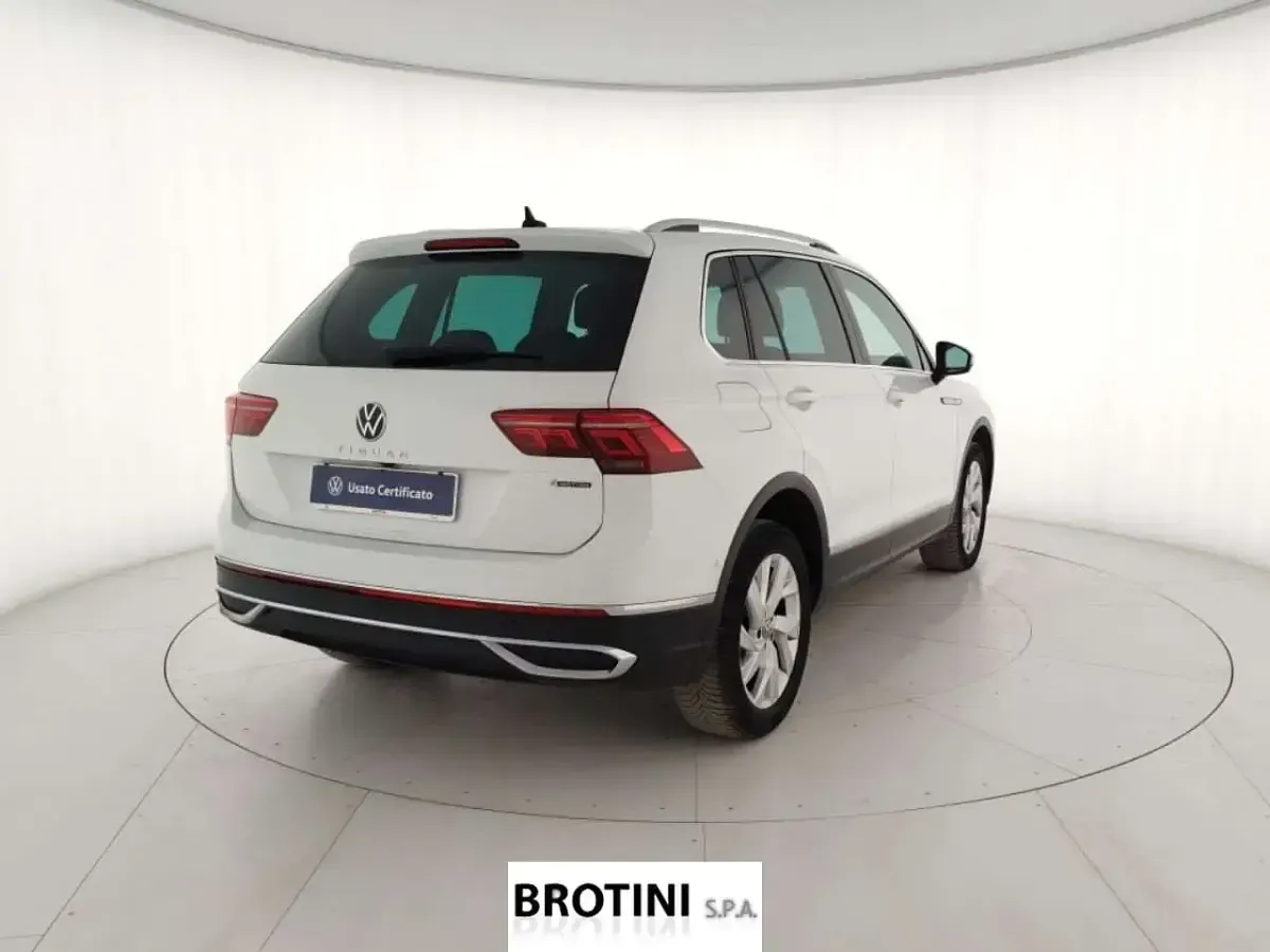 Usata VW Tiguan Elegance 150 CV (110 kW) 2020 Bianco SUV