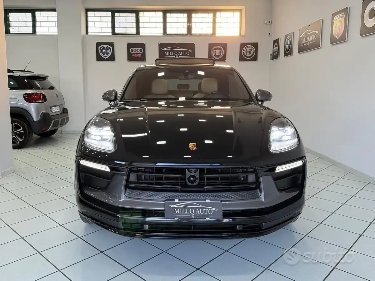 Usata Porsche Macan T 265 CV (194 kW) 2023 Nero SUV