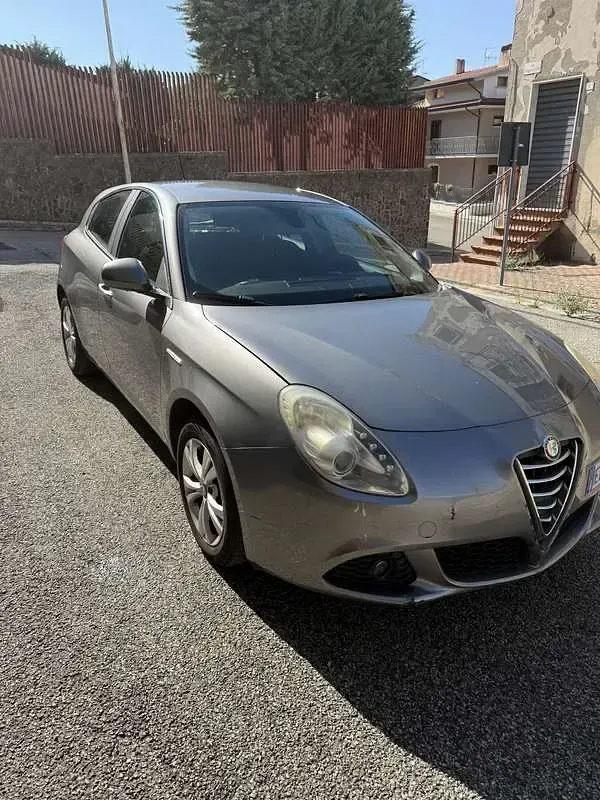 Usata Alfa Romeo Giulietta Progression 105 CV (77 kW) 2013 Giallo Utilitaria