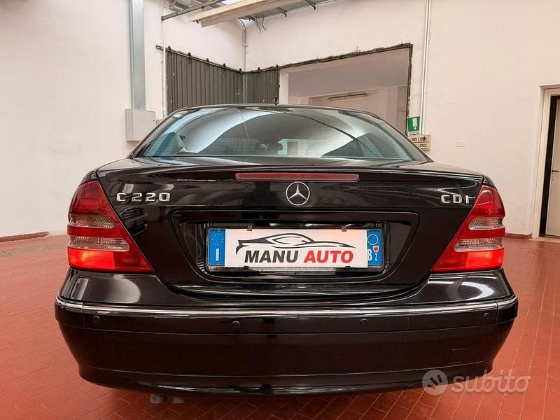 Usata Mercedes C220 Avantgarde 143 CV (105 kW) 2004 Nero Berlina