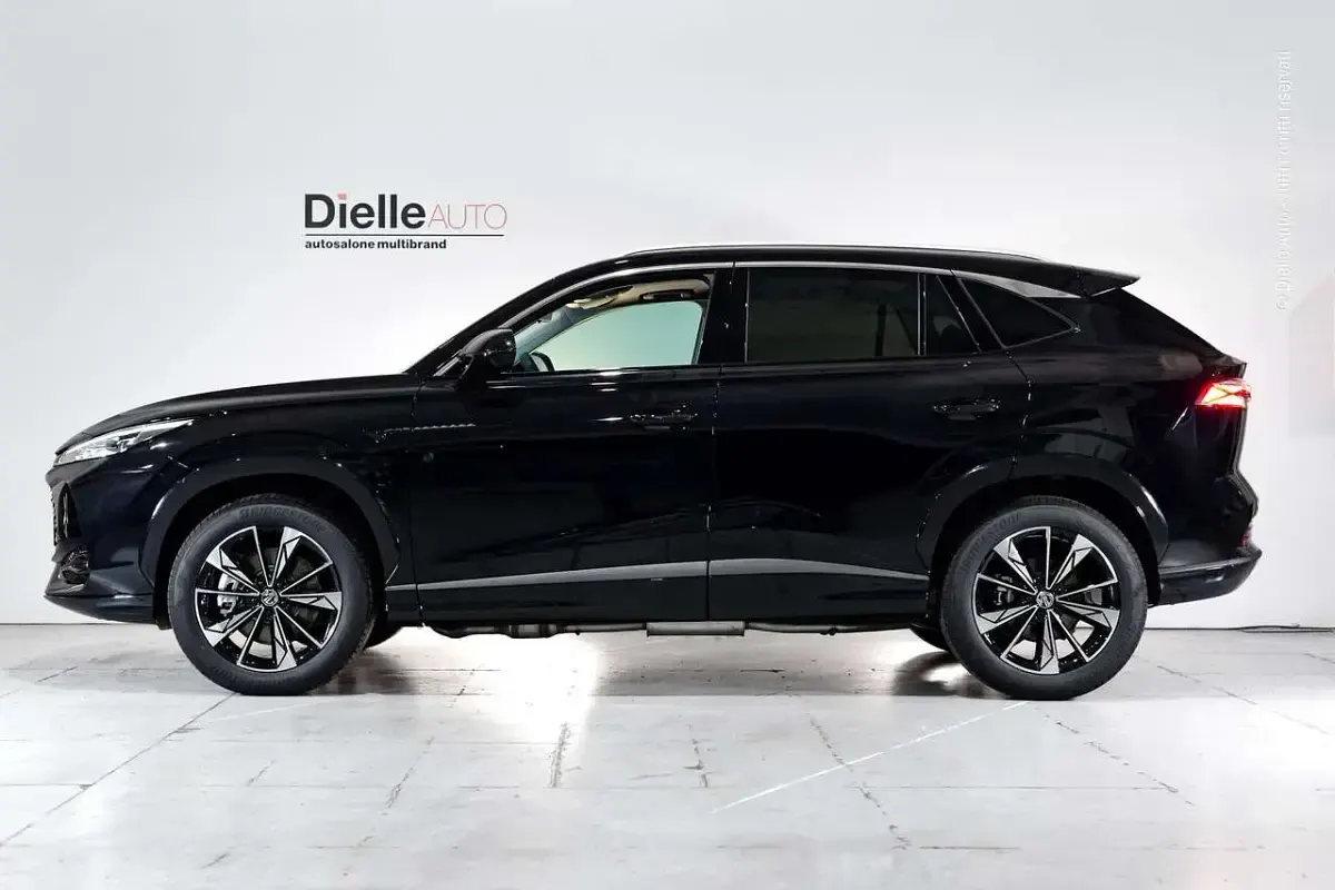 Nuova MG HS Comfort 305 CV (224 kW) 2025 Pebble black (pastello) SUV