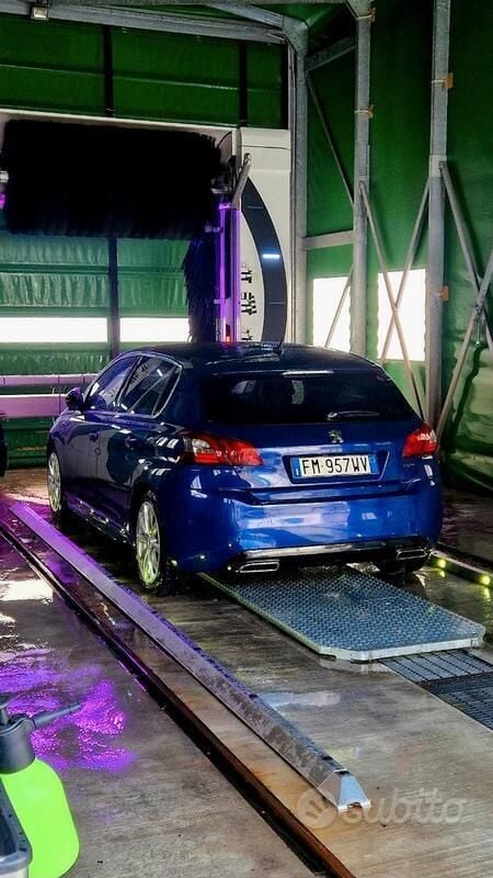 Usata 2017 Peugeot 308 Tre volumi | 16.400 € (Molto cara) - Immagine 1/4