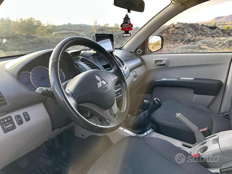 Usata Mitsubishi L200 136 CV (100 kW) 2008 Grigio Pick-up