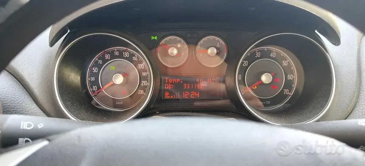 Usata Fiat Punto 77 CV (56 kW) 2010 Utilitaria
