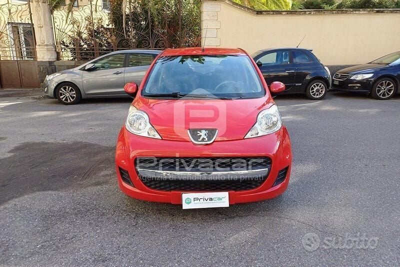Usata Peugeot 107 68 CV (50 kW) 2009 Rosso Utilitaria
