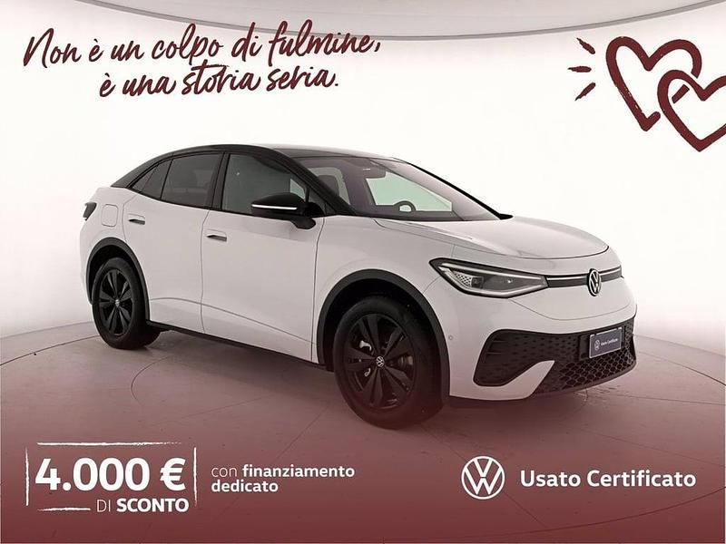 Nuova VW ID.5 Pro 210 kW (286 CV) 2026 Glacier white metallizzato nero SUV
